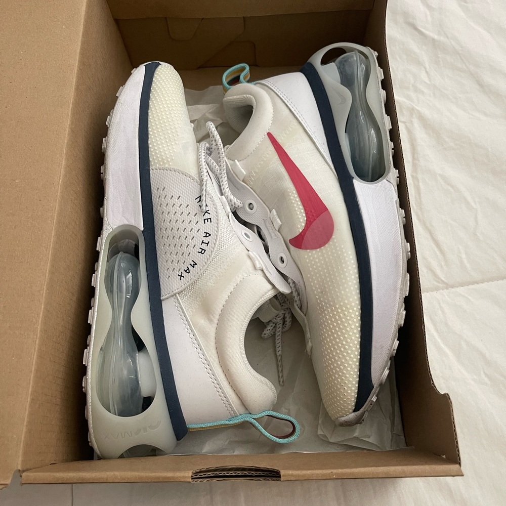 Womens Nike shoes